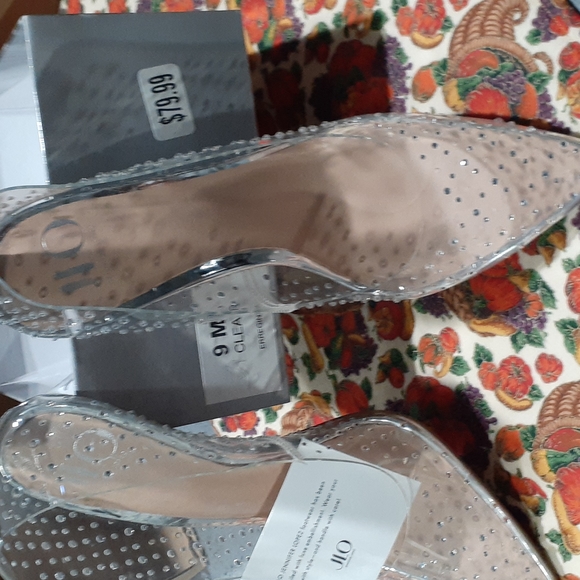 Shoes - Picture 3 of 6